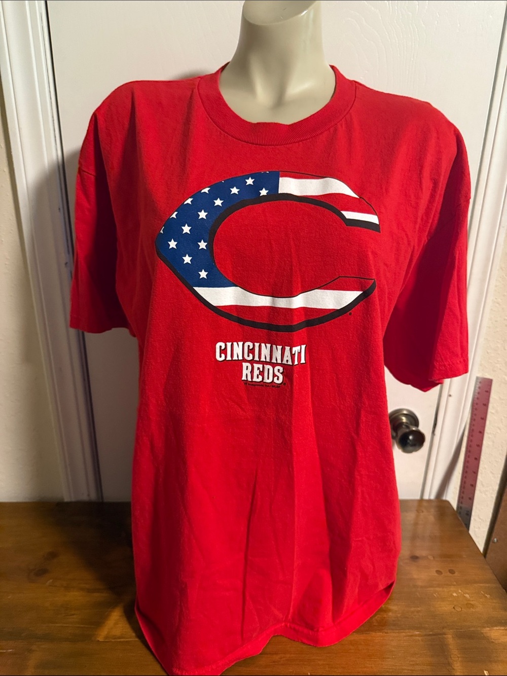 Genuine Merchandise Cincinnati Reds Red T-Shirt with American Flag Logo